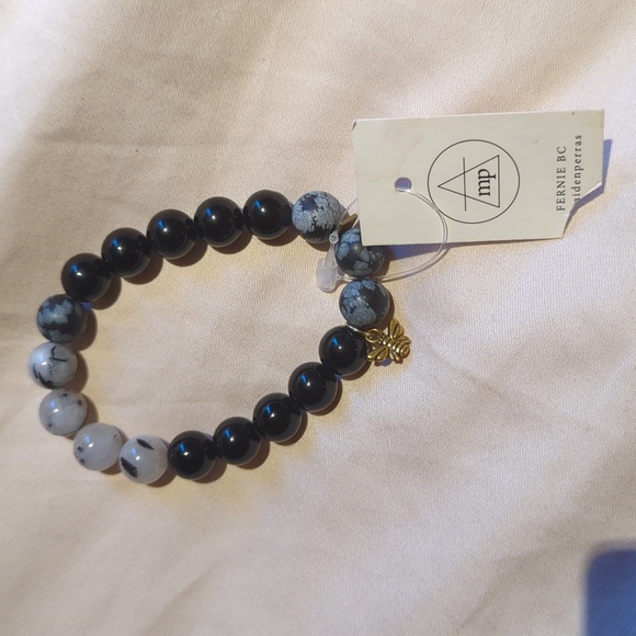 Bracelet - Picture 1 of 2